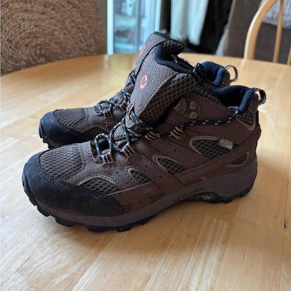 Children’s Merrell Hiking Boots, 3.5